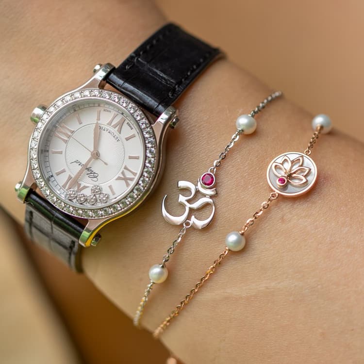Kajal Naina Aum Bracelet Pearl Ruby Model Lotus