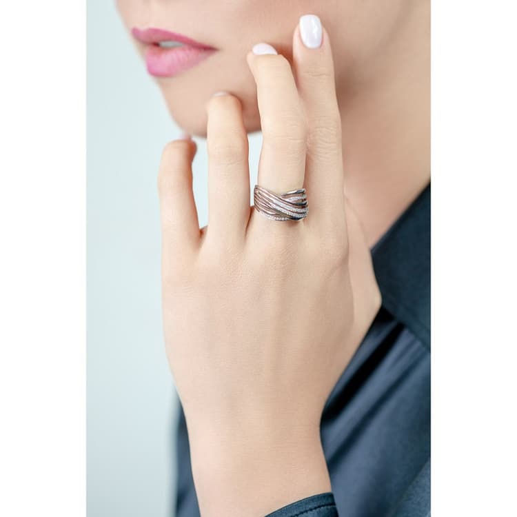 kajal_naina_Diamond_Editing-Outsourced_Exotic_Gold_Model_Ring-8