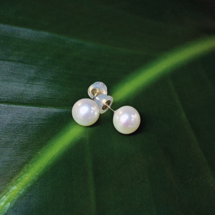 Freshwater-White-Pearl-Ear-Studs-2.jpg